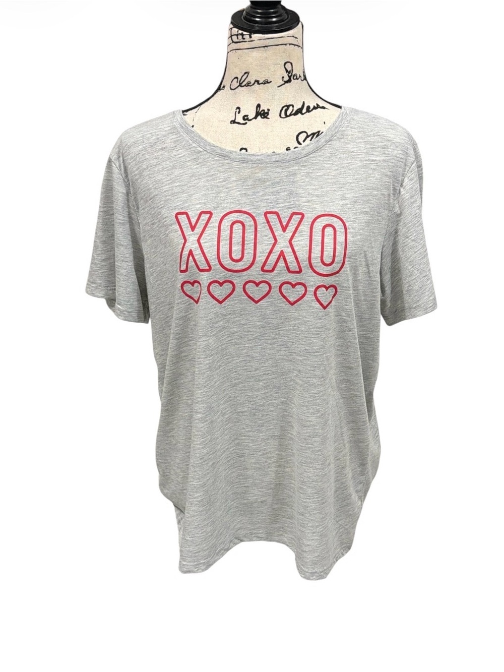 Celebrate Valentine’s Day XOXO Heart Graphic Tee Gray Pink Women’s XL